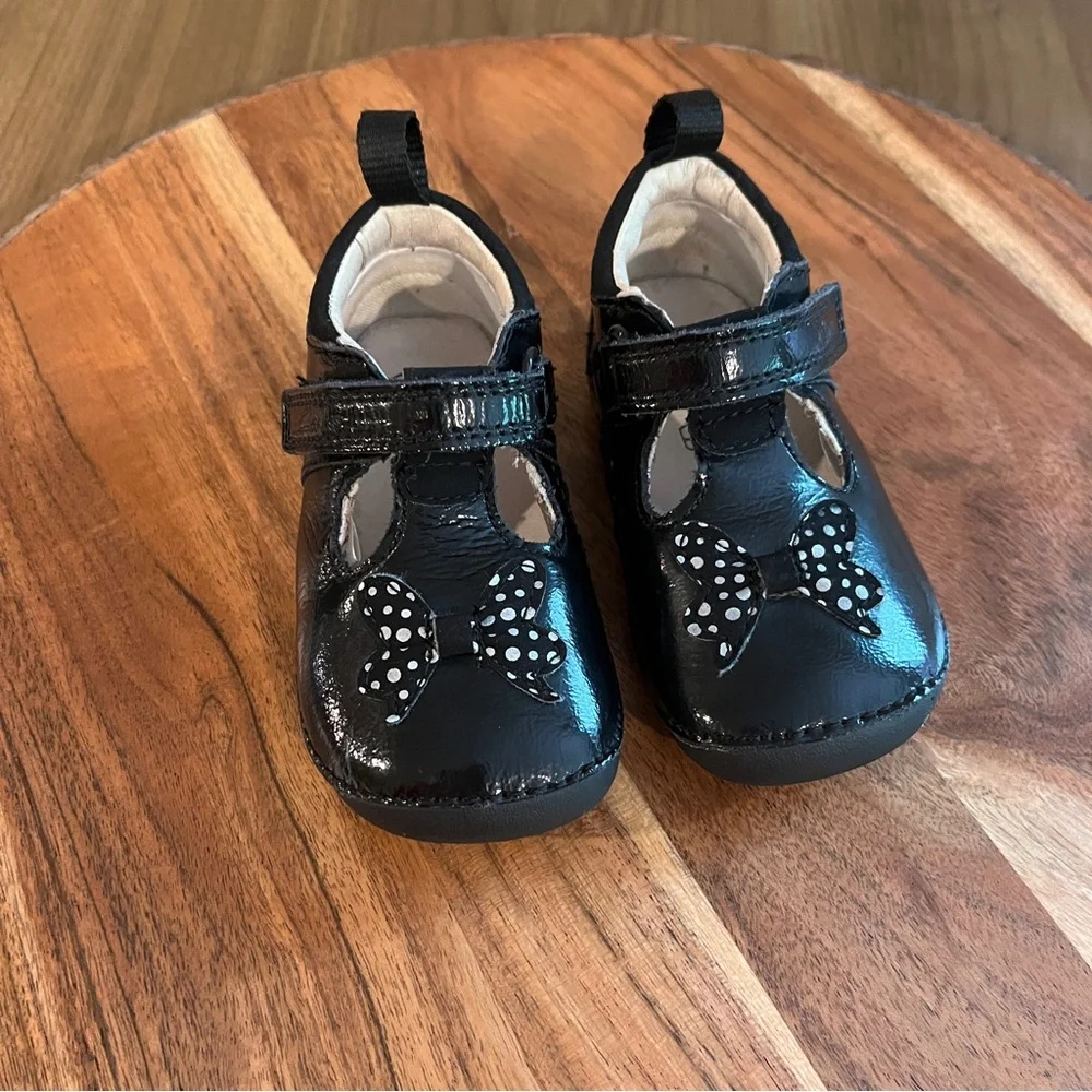 Clark's Black Patent Leather Polka Dot Bow Shoes Baby Toddler Girl Size 4.5